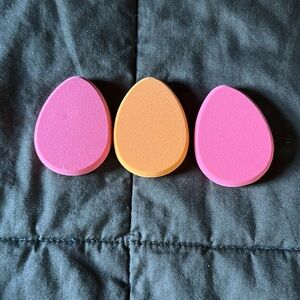 Assorted Flat Makeup Sponges